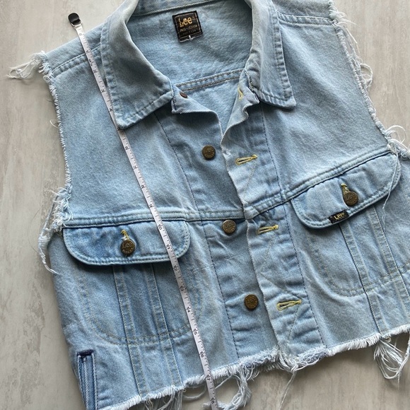 LEE Distressed Vest - Picture 4 of 13